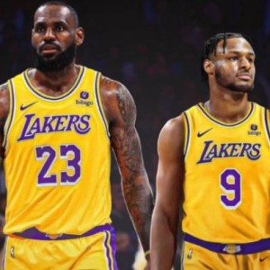 HuaTiHui-【观察】湖人管理层无能！乾隆詹姆斯无奈成为太上皇